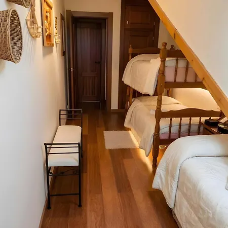 Casa Amplia En 8 Pax Urbanizacion Copos Cerca De Pistas Sierra Nevada