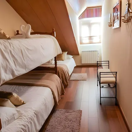 Casa Amplia En 8 Pax Urbanizacion Copos Cerca De Pistas Sierra Nevada